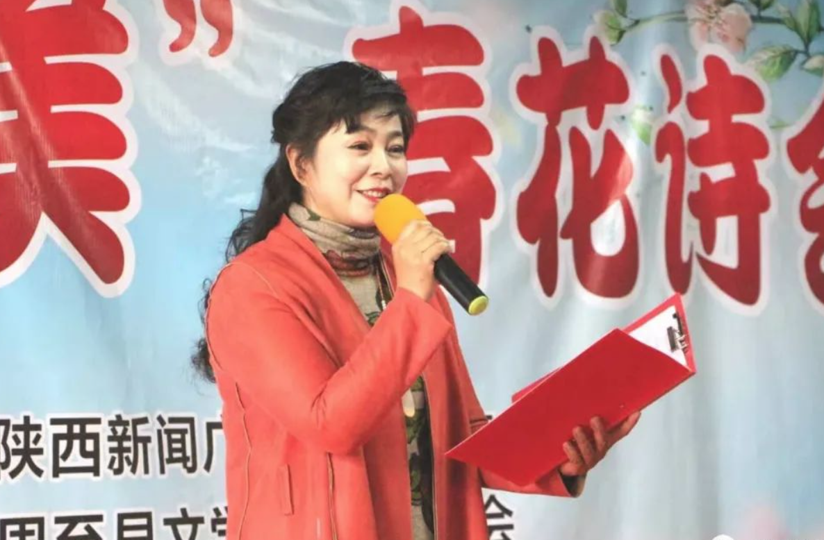 艺起飞诗书画雅集馆:家山蕴美·春花诗会”在西南塬区举办(图5)